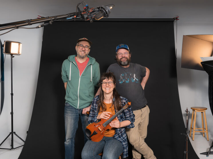 Tournage du film « Corps à corps musicaux » (30 mai au 5 juin 2025) : Robin Servant (prise de son) et Stéphanie Lessard-Bérubé (réalisation). Crédit photo: Anthony François